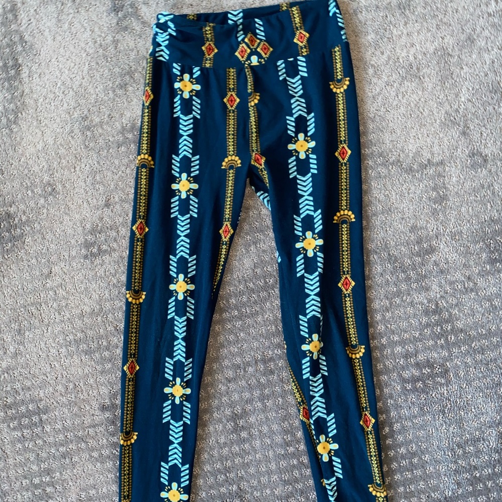Beautiful LuLaRoe leggings!